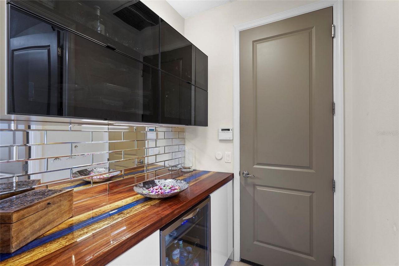 609 Rosemary Circle, Bradenton, FL 34212 Photo