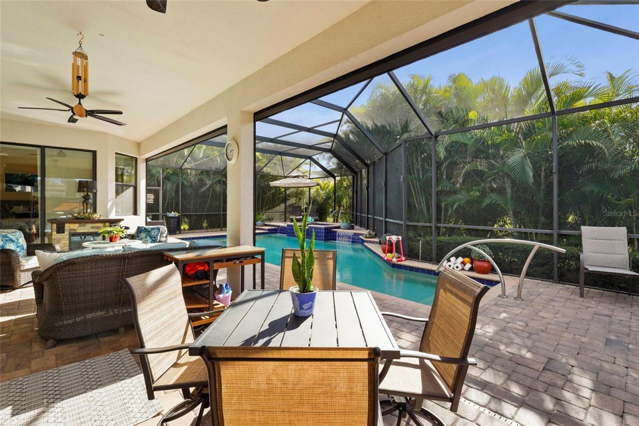 609 Rosemary Circle, Bradenton, FL 34212 Photo