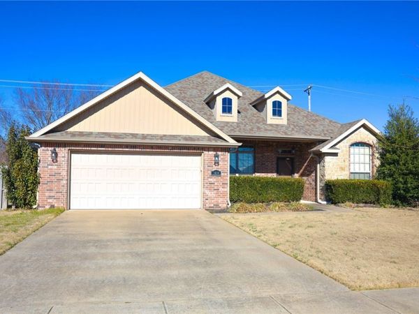 3800 SW High Point Avenue, Bentonville, AR 72712