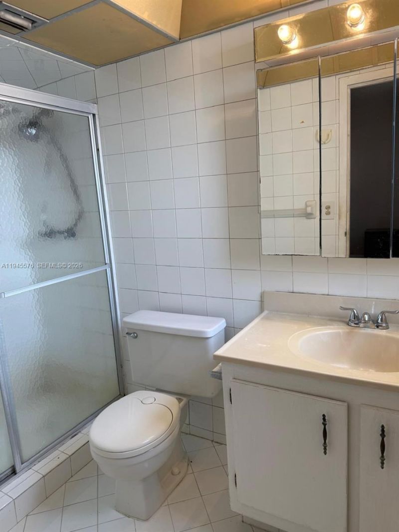 2850 Somerset Dr , Unit 309L, Lauderdale Lakes, FL 33311 Photo