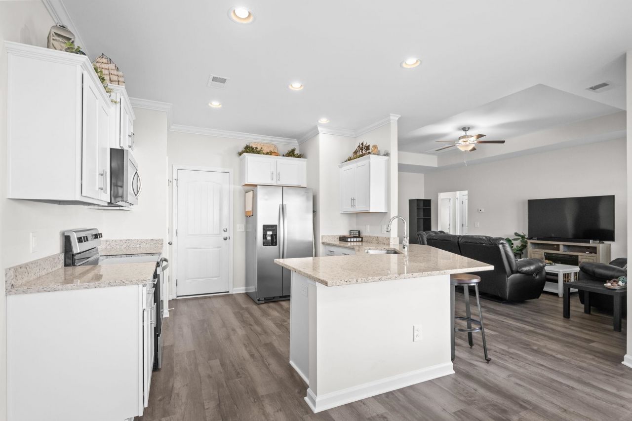 447 Honeyhill Loop Photo 12