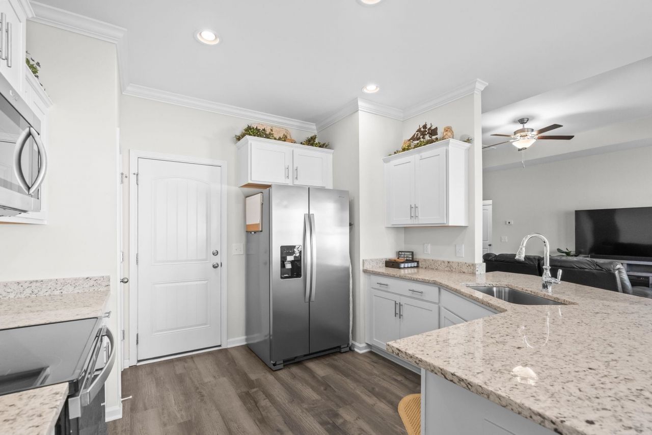 447 Honeyhill Loop Photo 15