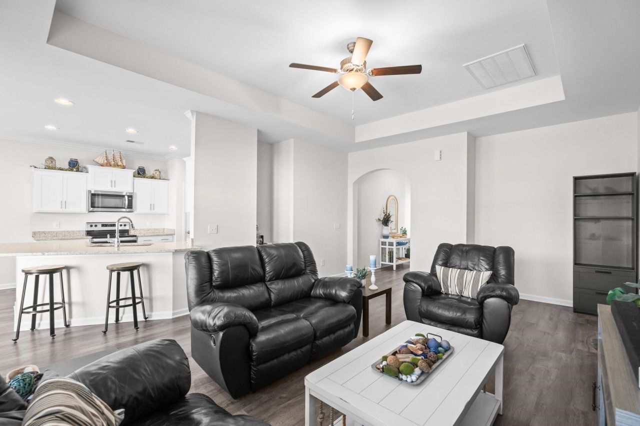 447 Honeyhill Loop Photo 8