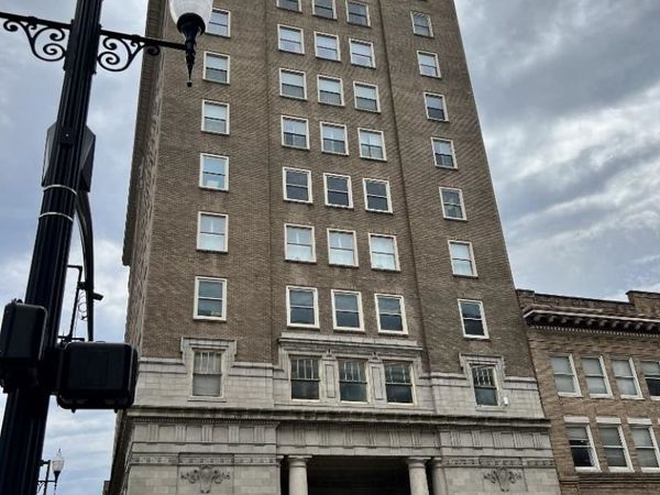 999 4th Avenue, Huntington, WV 25701