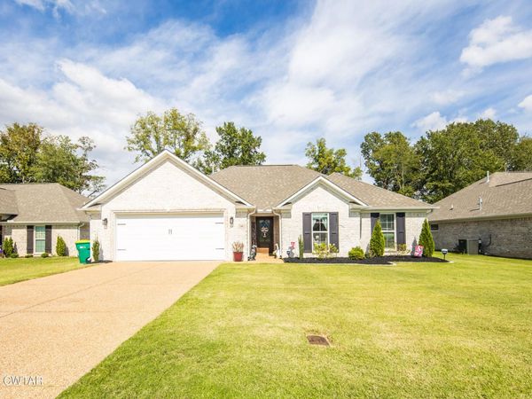 60 Golden Brooke Drive, Jackson, TN 38305