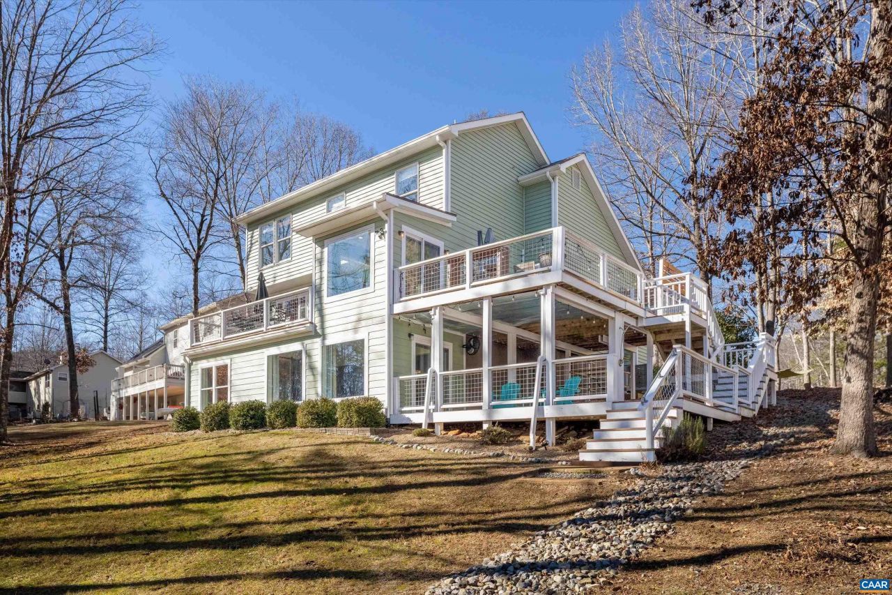 9 VINE RIDGE DR, Palmyra, VA 22963