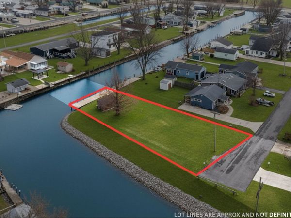 0 S Fostoria, Port Clinton, OH 43452