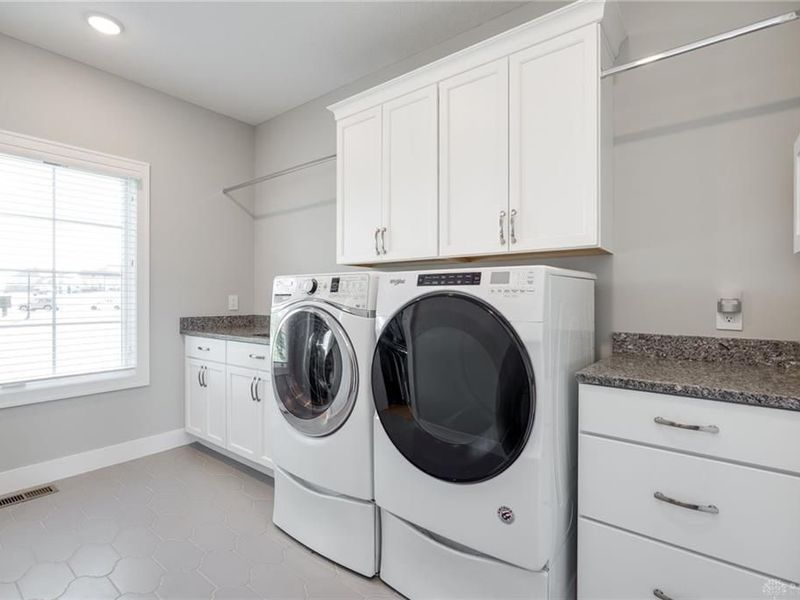 2442 Berkeley Court, Clearcreek Township, OH 45036 Photo 32