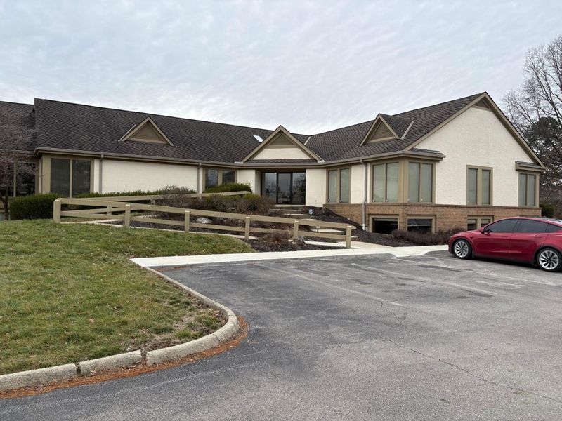 457 Waterbury Court, Columbus, OH 43230 Photo 1