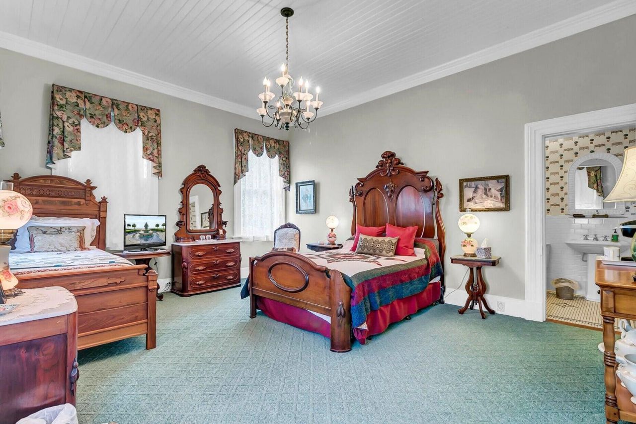 710 S Main Street Photo 38