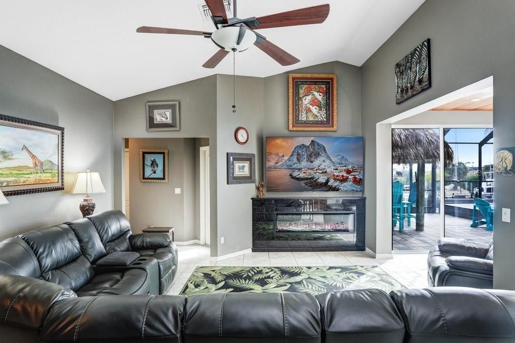 1161 Marina Drive, Tarpon Springs, FL 34689 Photo