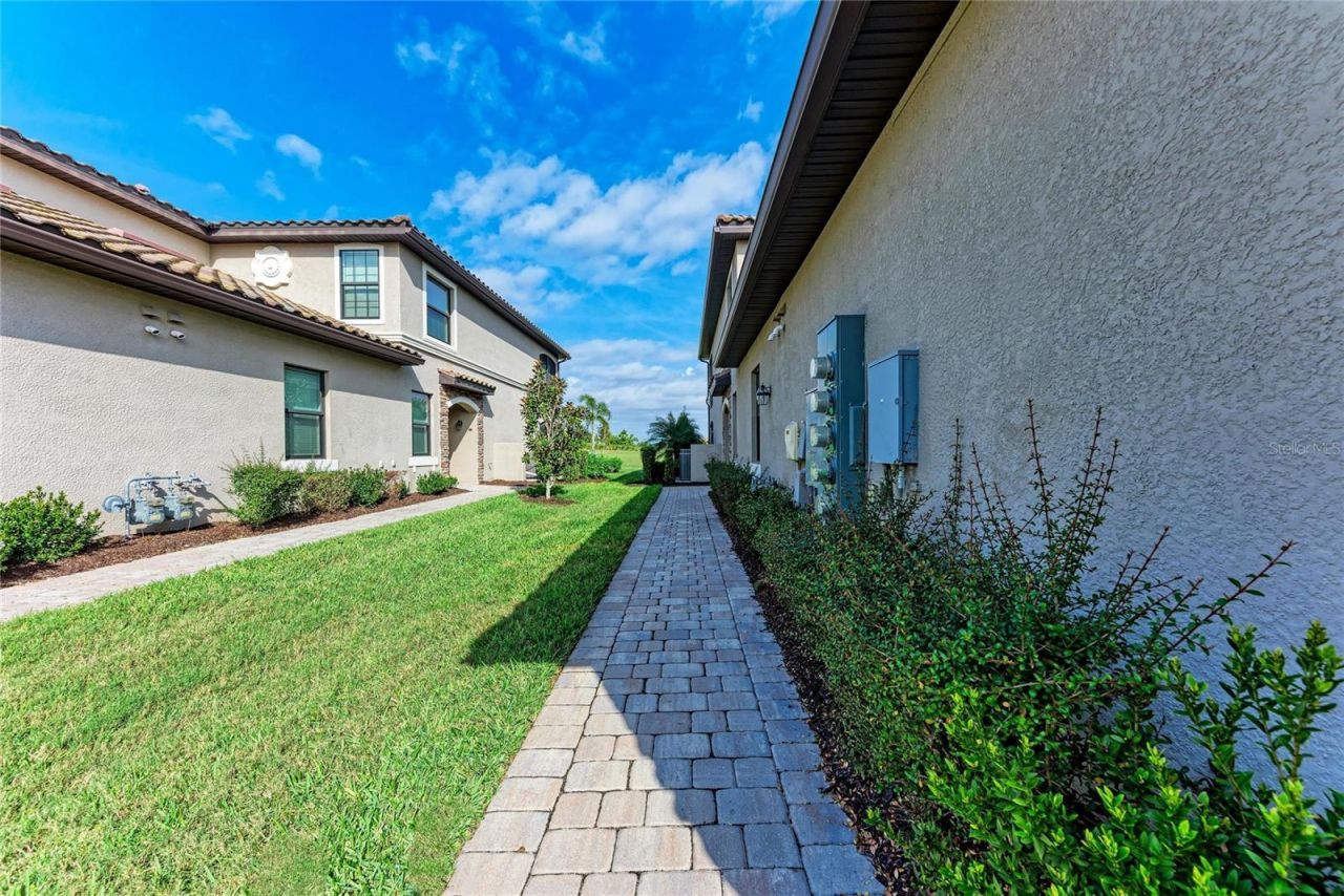 18117 Gawthrop Drive, Unit 101, Bradenton, FL 34211 Photo