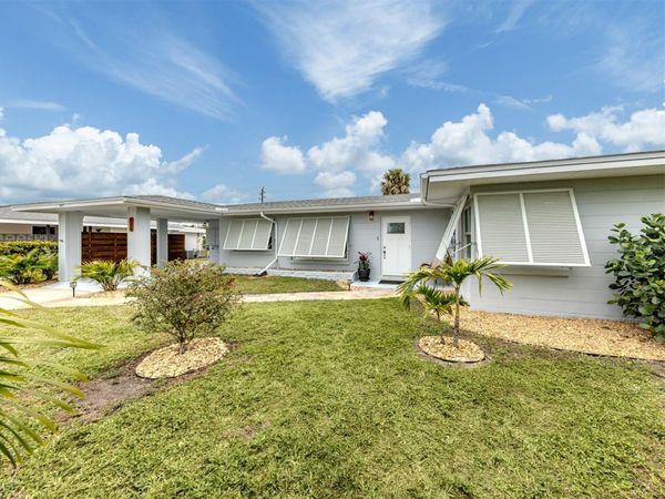 825 NOKOMIS AVENUE S, VENICE, FL 34285