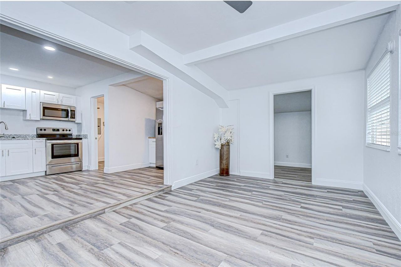 645 38th Avenue S, Saint Petersburg, FL 33705 Photo