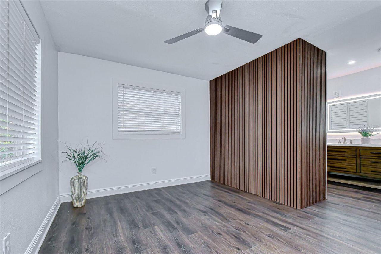 645 38th Avenue S, Saint Petersburg, FL 33705 Photo