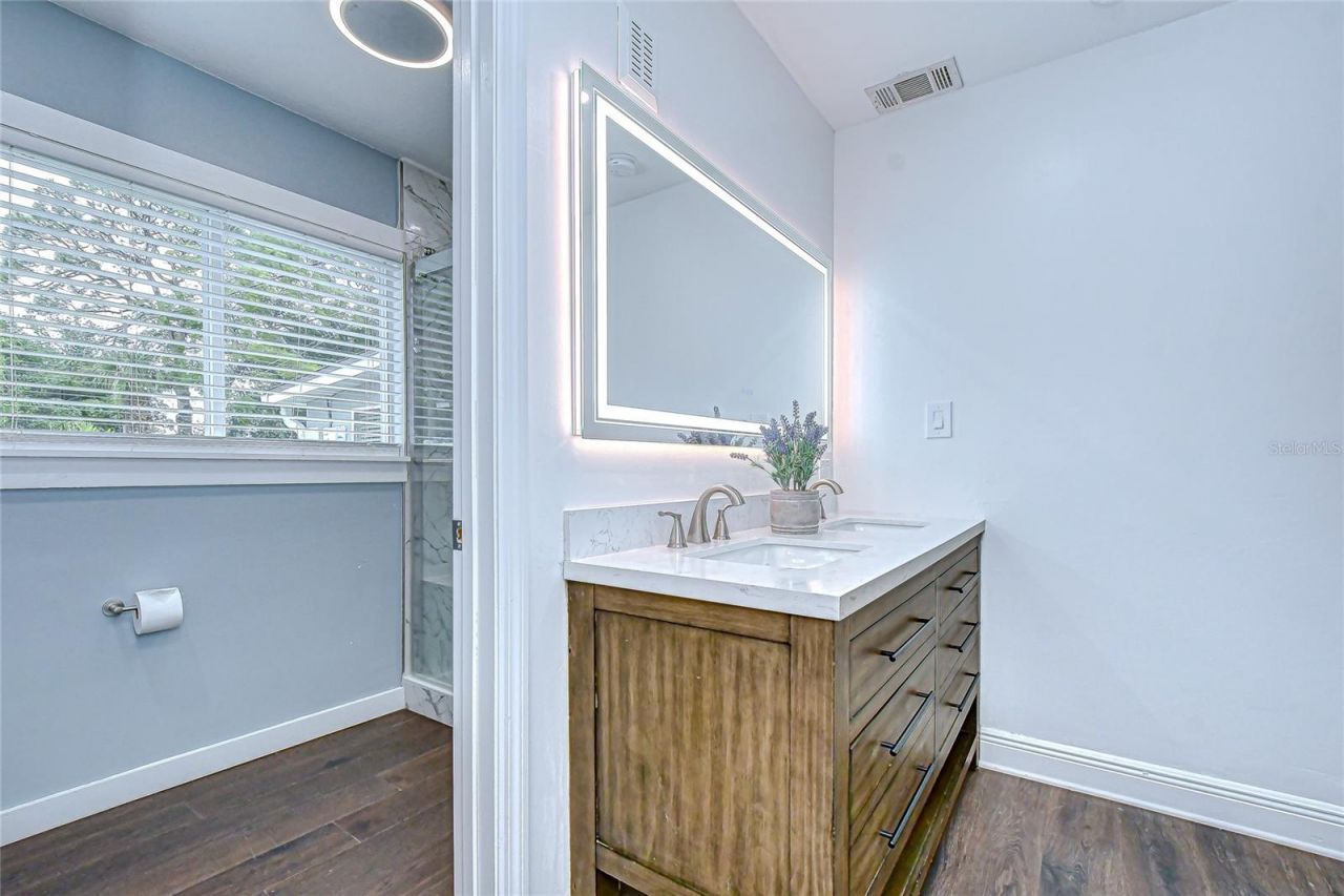 645 38th Avenue S, Saint Petersburg, FL 33705 Photo