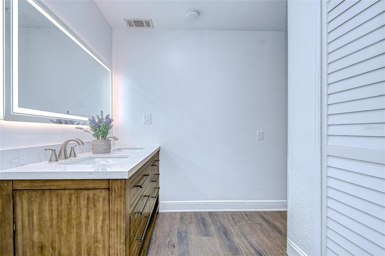 645 38th Avenue S, Saint Petersburg, FL 33705 Photo