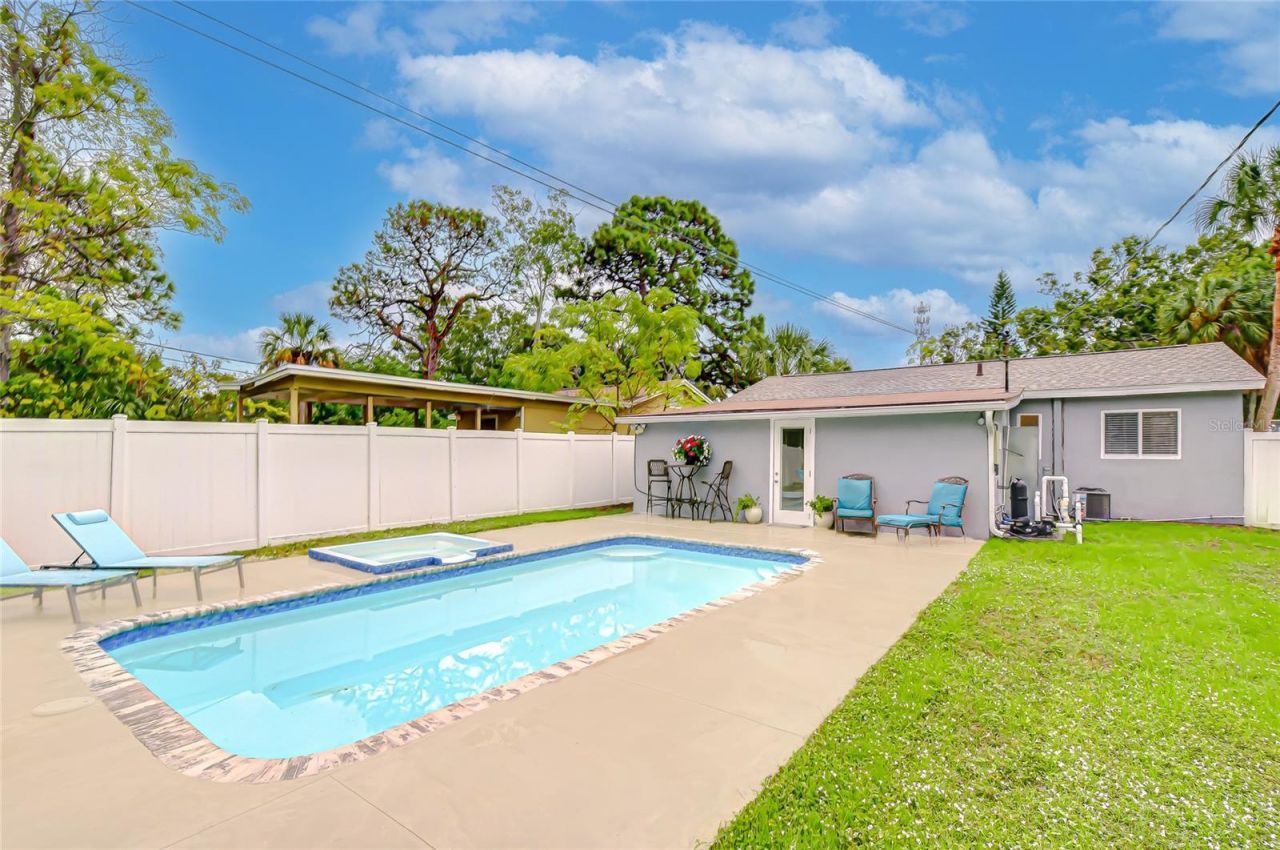 645 38th Avenue S, Saint Petersburg, FL 33705 Photo