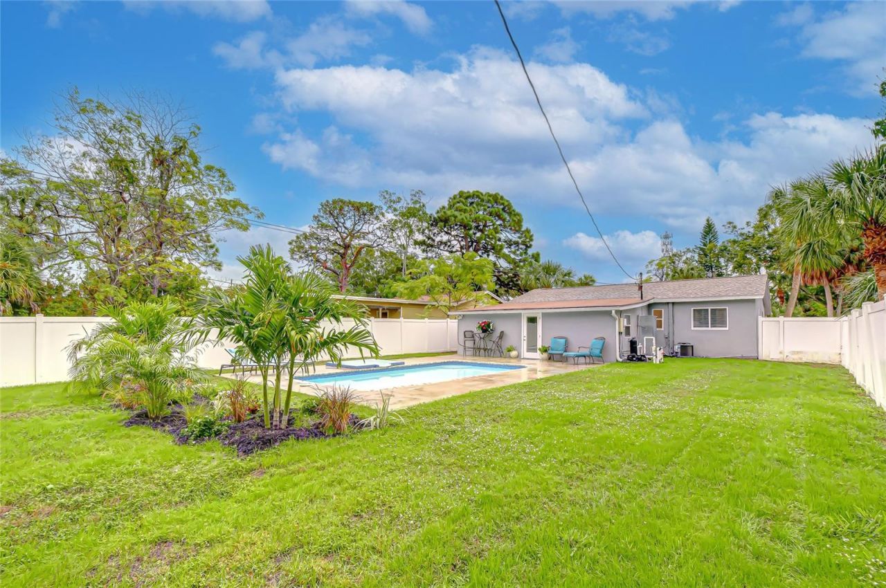 645 38th Avenue S, Saint Petersburg, FL 33705 Photo