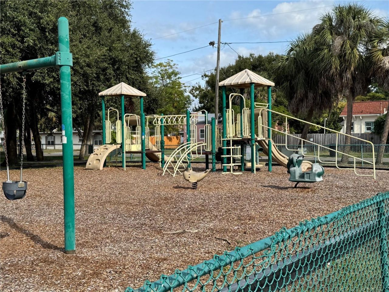 645 38th Avenue S, Saint Petersburg, FL 33705 Photo