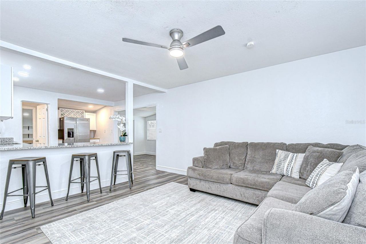 645 38th Avenue S, Saint Petersburg, FL 33705 Photo