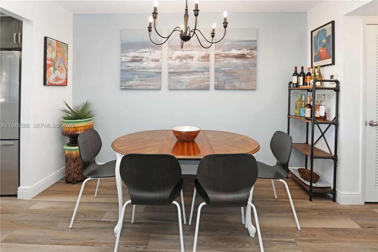 5300 Washington St, Unit E207, Hollywood, FL 33021 Photo