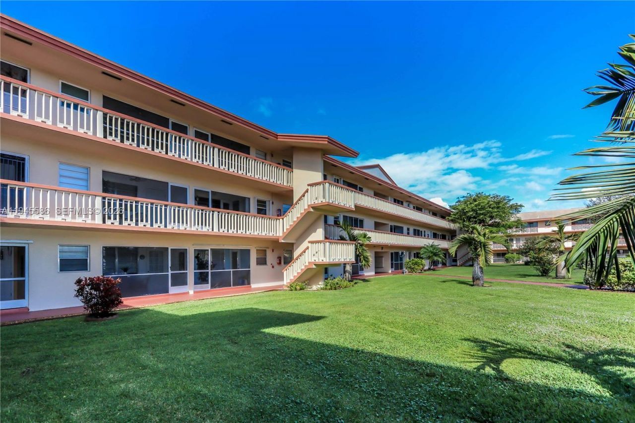 5300 Washington St, Unit E207, Hollywood, FL 33021 Photo