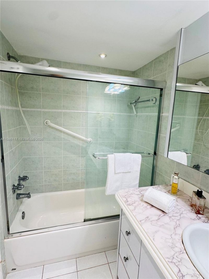2750 NE 183rd St, Unit 1607, Aventura, FL 33160 Photo