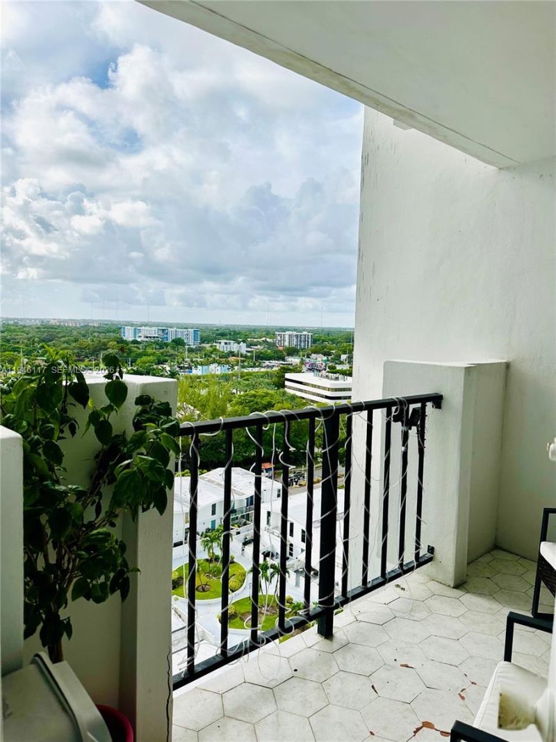 2750 NE 183rd St, Unit 1607, Aventura, FL 33160 Photo