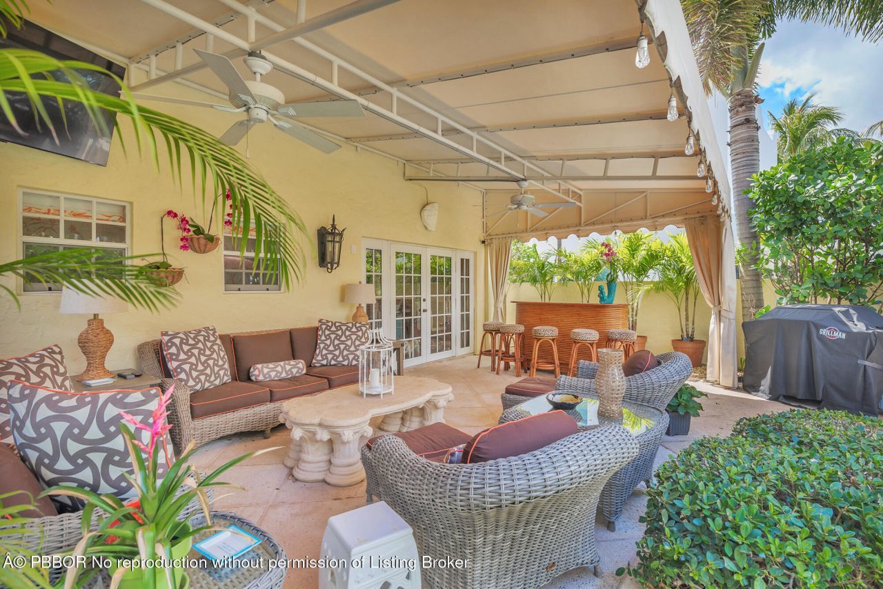 3213 Vincent Road, West Palm Beach, FL 33405 Photo