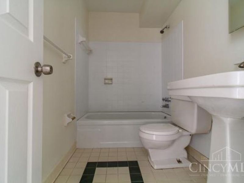 6024 Ridgeacres Drive, Golf Manor, OH 45237 Photo 16