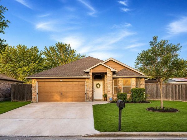 409 Lydia LN, Thrall, TX 76578