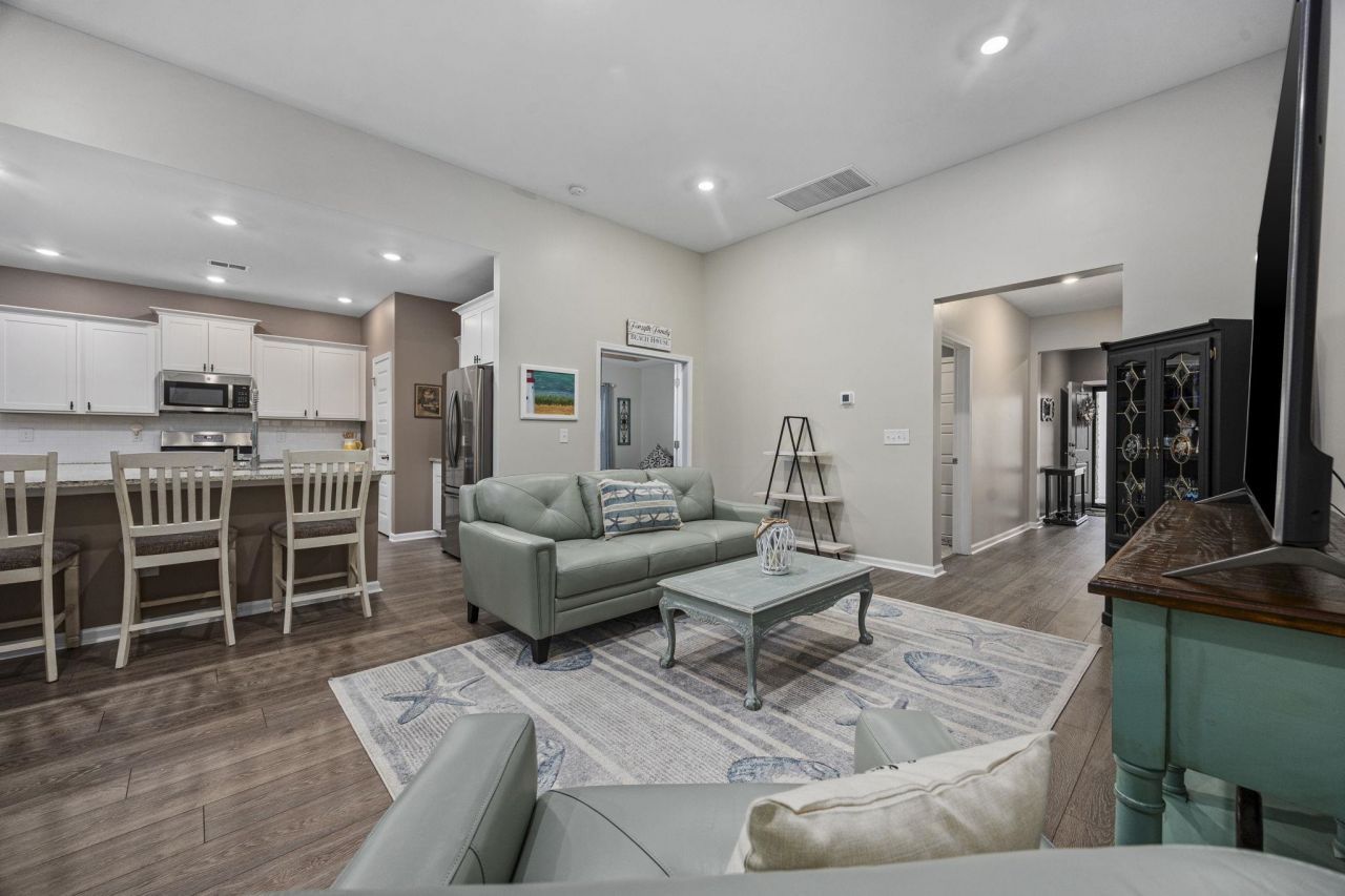 5635 Whitebark Dr. Photo 10