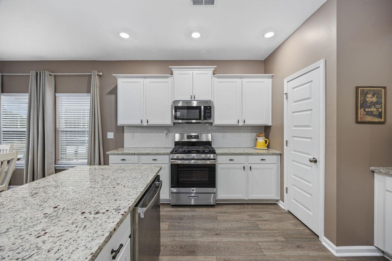 5635 Whitebark Dr. Photo 11