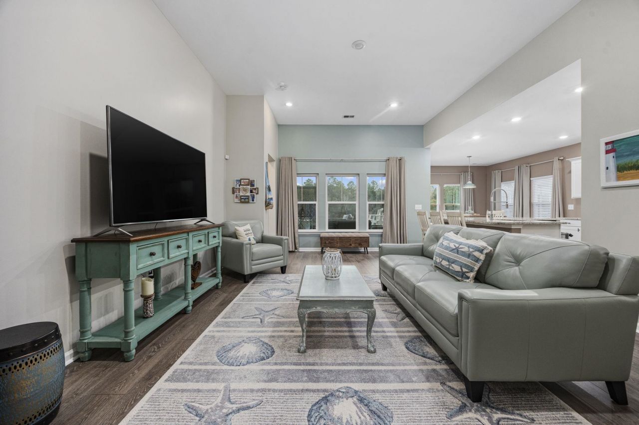 5635 Whitebark Dr. Photo 8