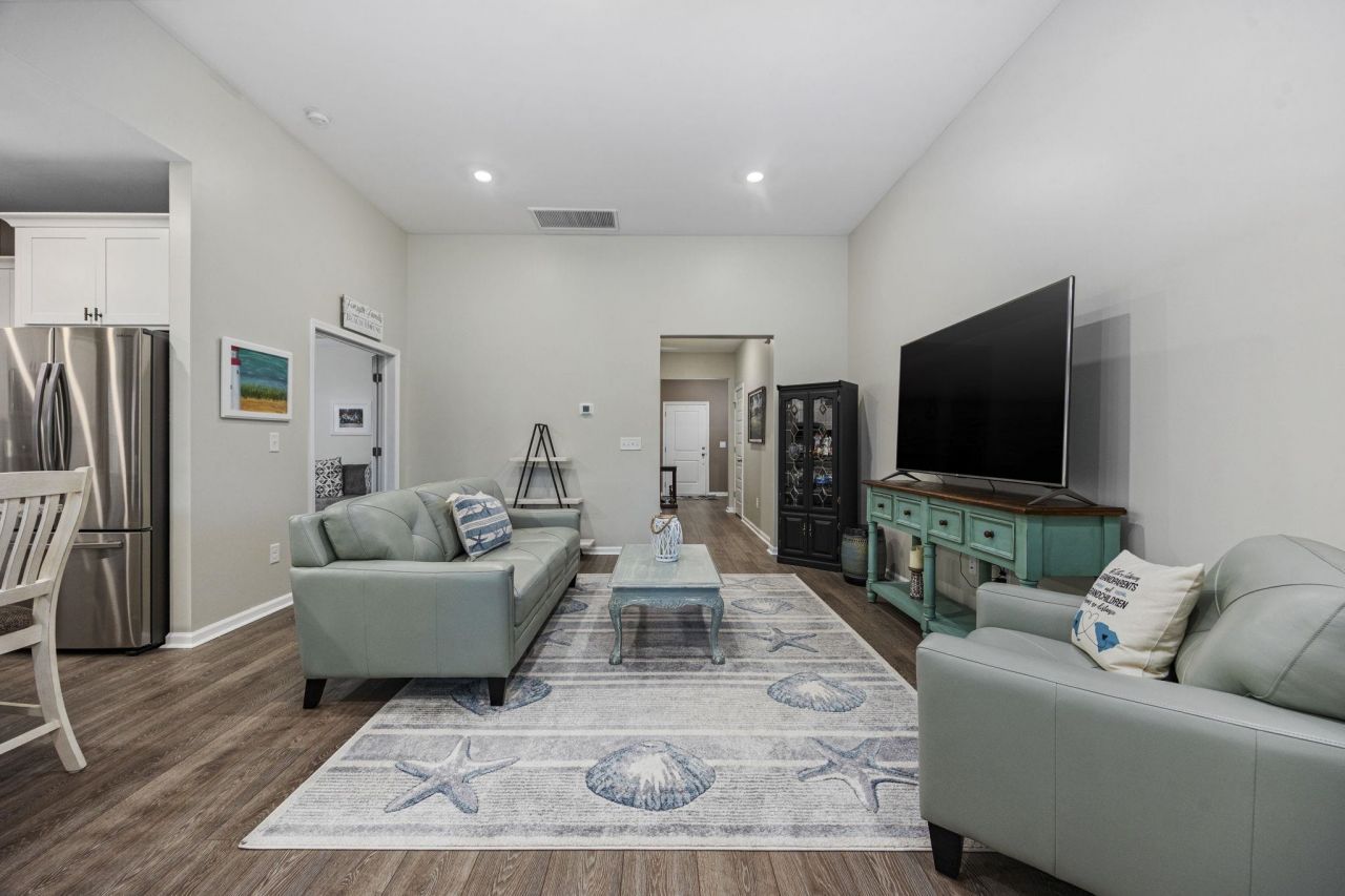 5635 Whitebark Dr. Photo 9