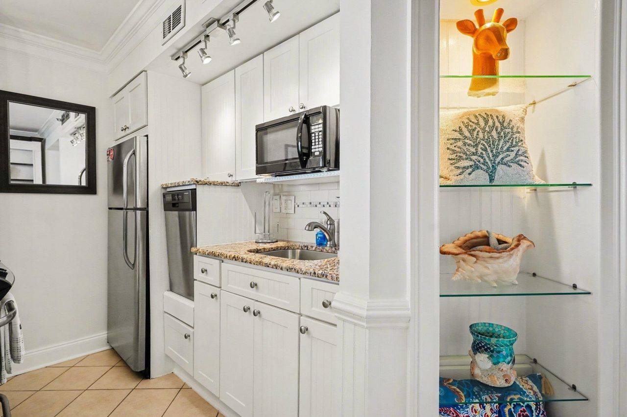 5523 N Ocean Blvd. Photo 15