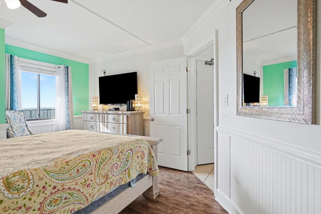 5523 N Ocean Blvd. Photo 18