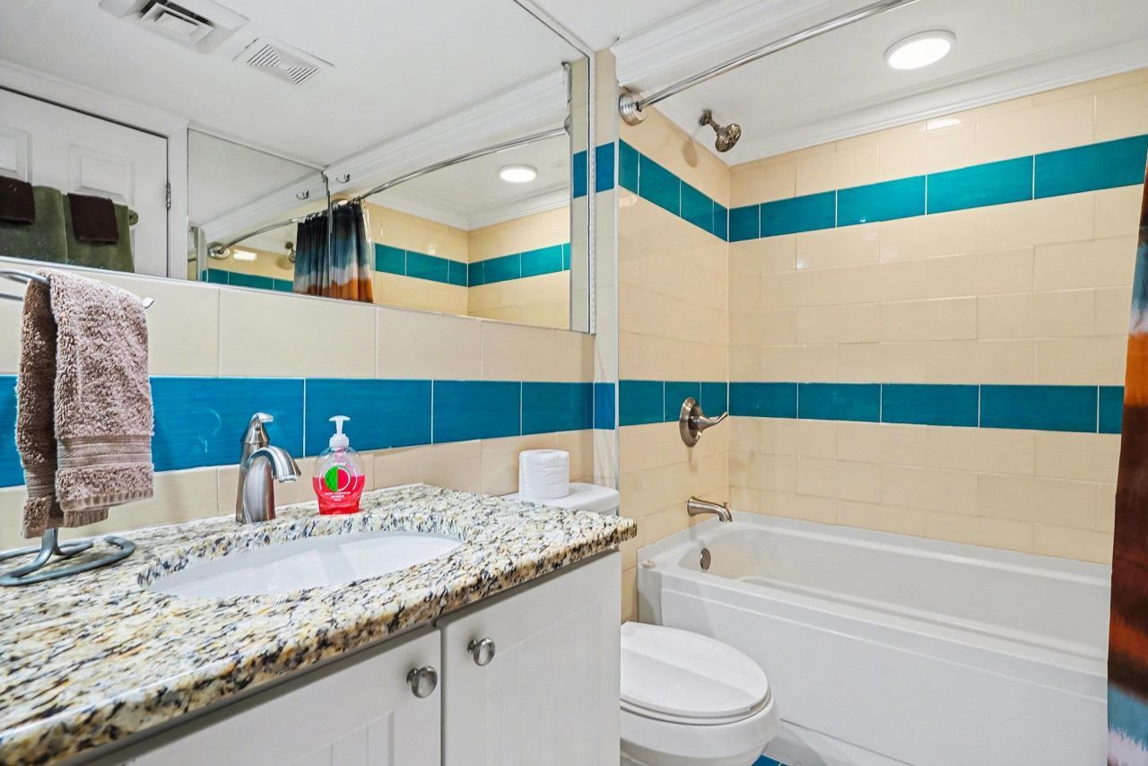 5523 N Ocean Blvd. Photo 20