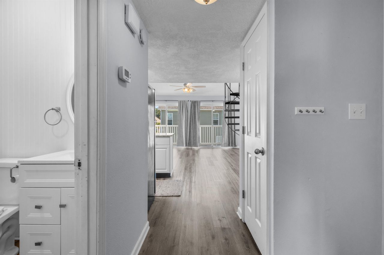 1600 Deer Creek Rd. Photo 2