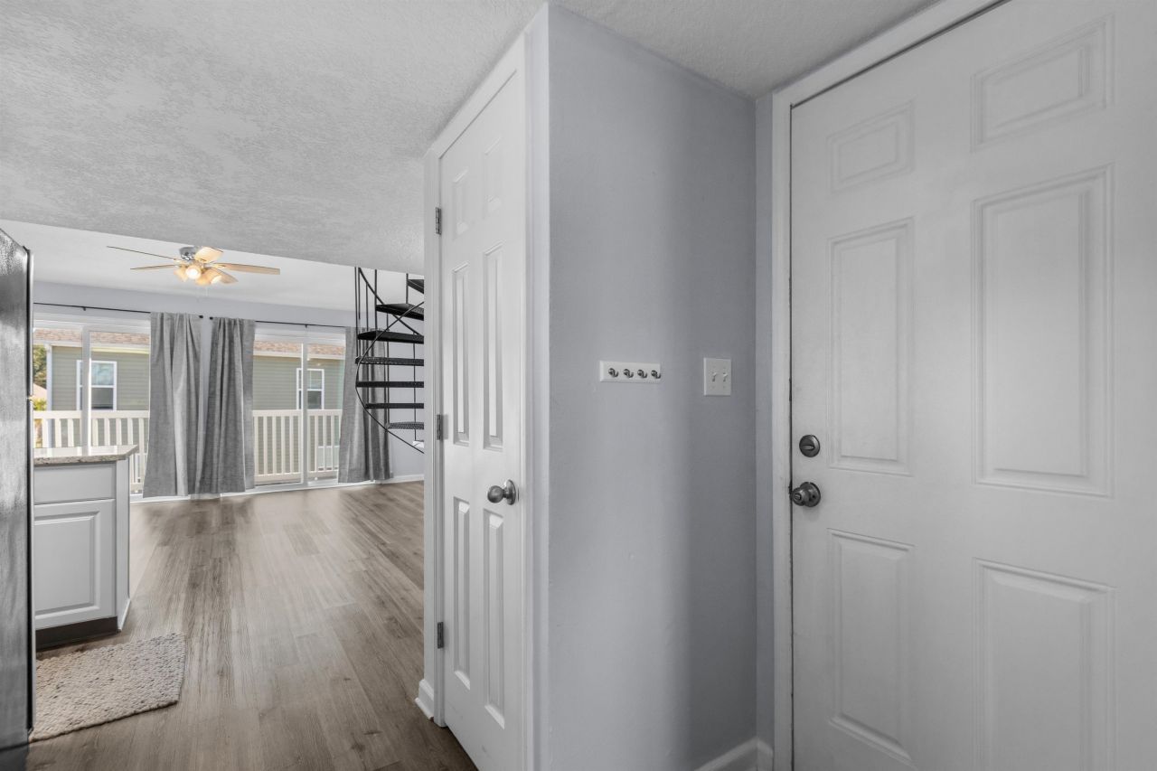 1600 Deer Creek Rd. Photo 3