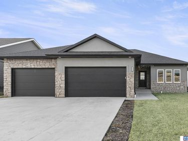 9028 Trader Drive, Lincoln, NE 68507