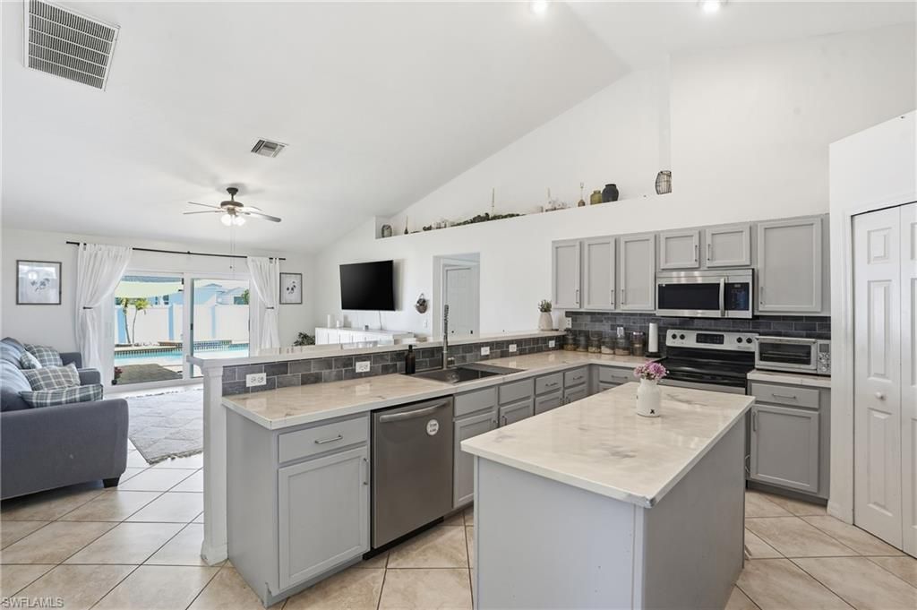 2309 NW 10th Ave, Cape Coral, FL 33993 Photo