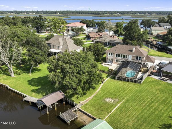 2509 S Shore Drive, Biloxi, MS 39532