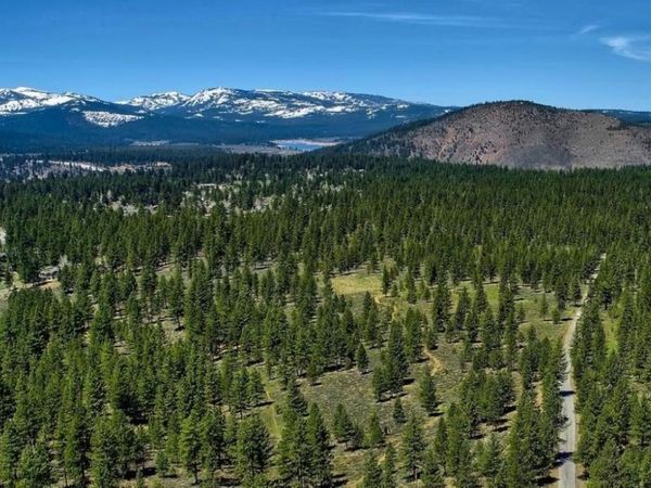 002 Martis Peak Road, Truckee, CA 96161