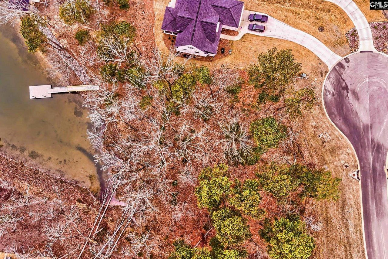 925 Salisbury Court Photo 4