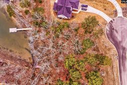 925 Salisbury Court photo 4