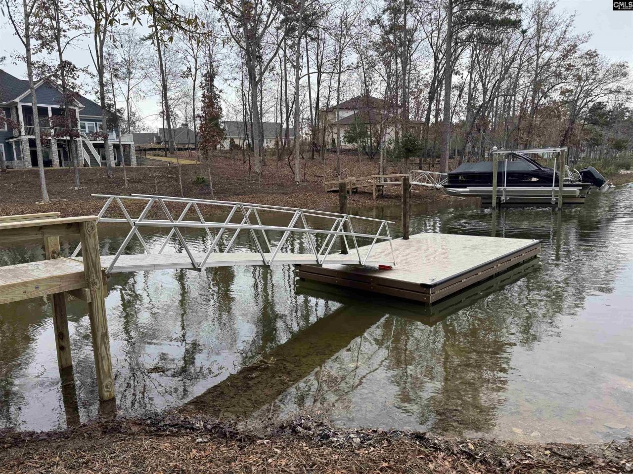 925 Salisbury Court Photo 7