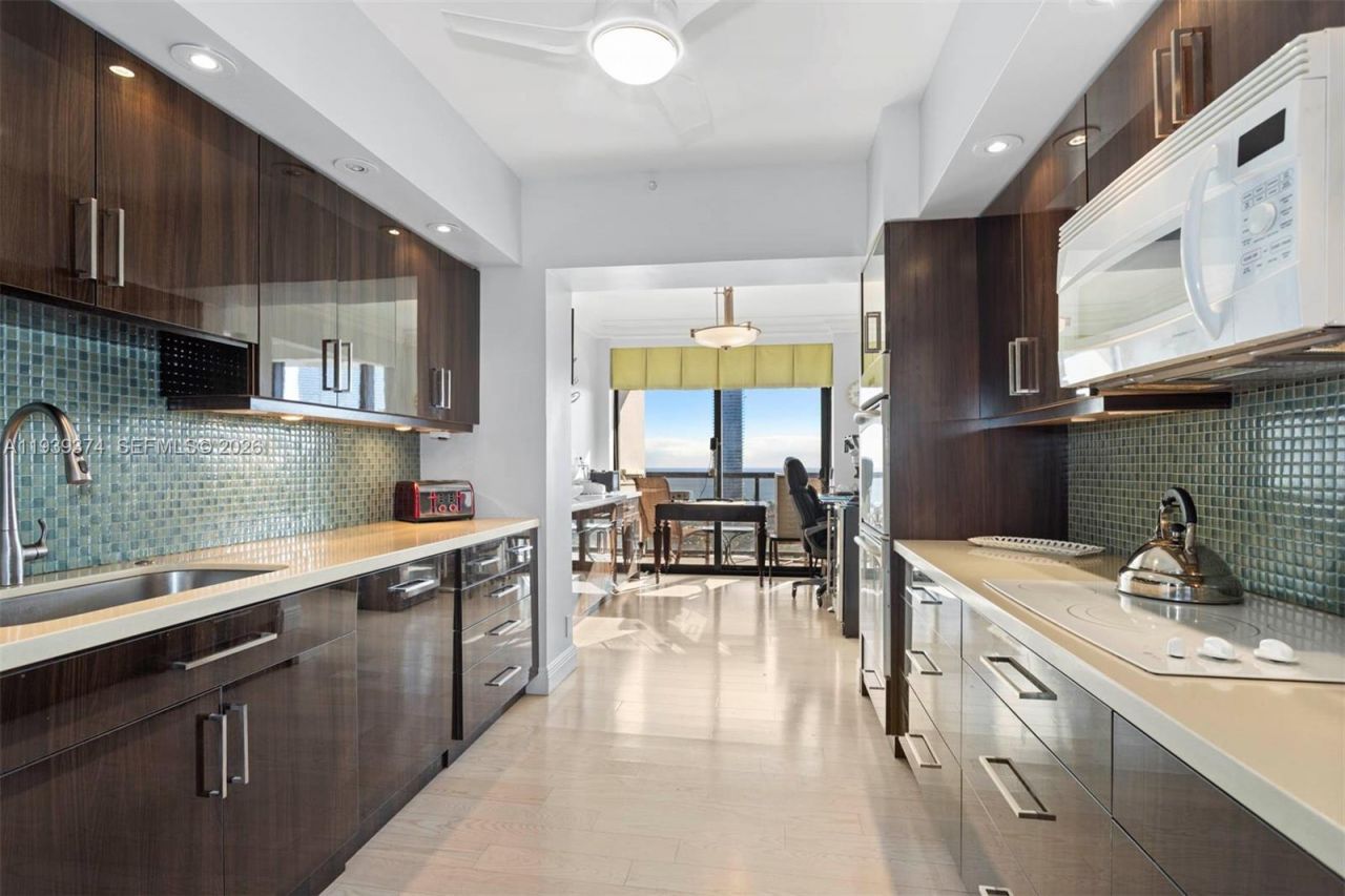 19667 Turnberry Way, Unit 19-K, Aventura, FL 33180 Photo