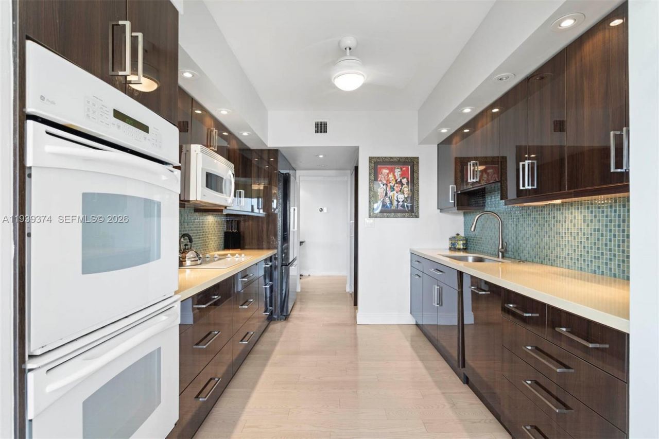 19667 Turnberry Way, Unit 19-K, Aventura, FL 33180 Photo